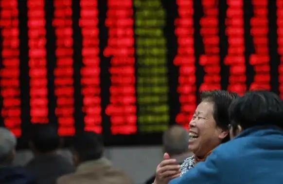 传统资产为何在2025年全面跑赢加密货币