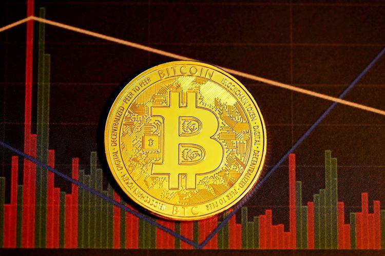 分析师称，比特币正逼近临界点，测试其最关键的支撑线。