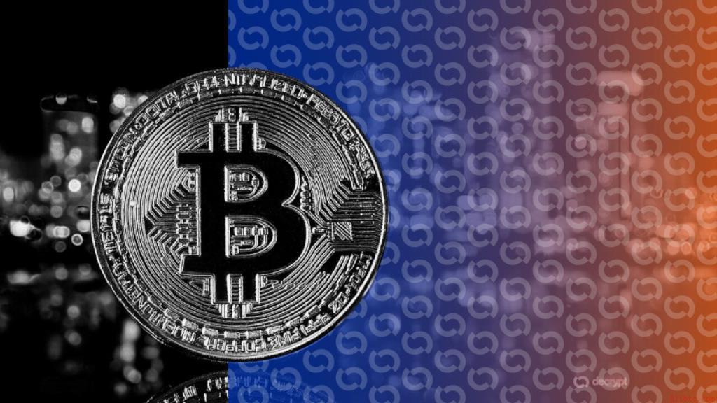 比特币网络活动升温，BTC价格较峰值下跌近50%：CryptoQuant